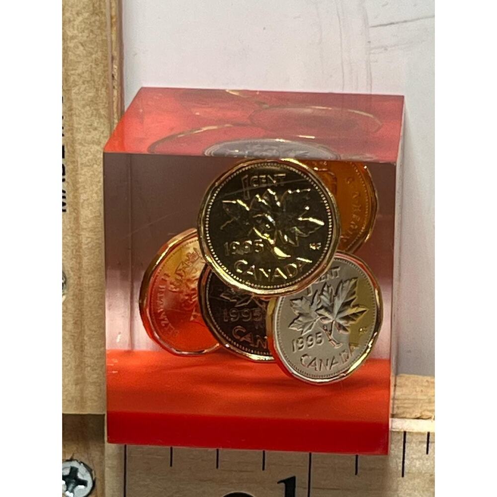Canadian Penny Coin Display Block 1995 Collectible Maple Leaf Acrylic Cube Gift